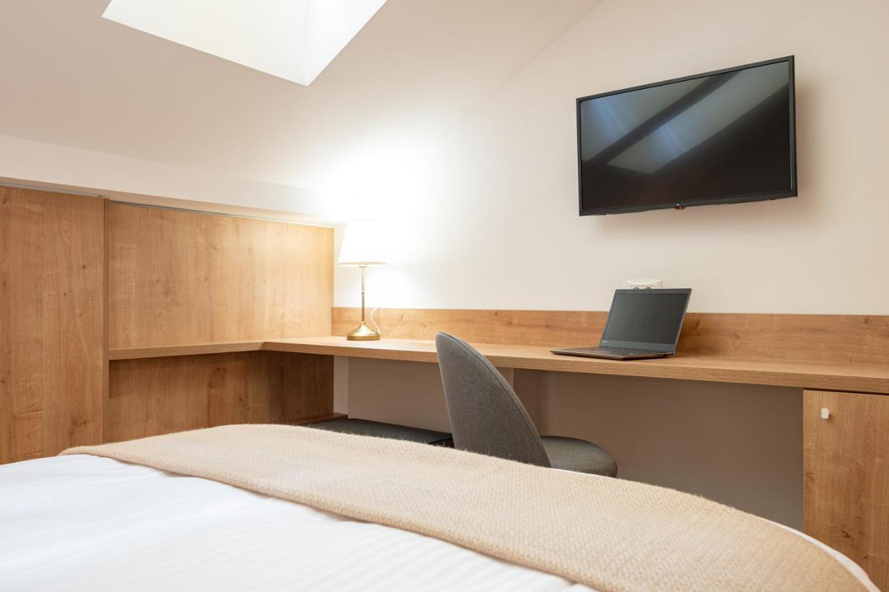 Central Park Rooms Oradea Exterior photo