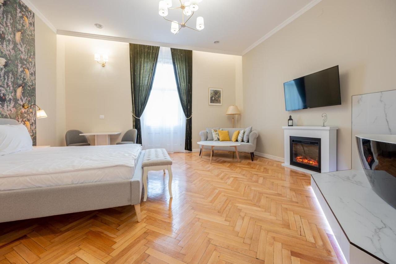 Central Park Rooms Oradea Exterior photo