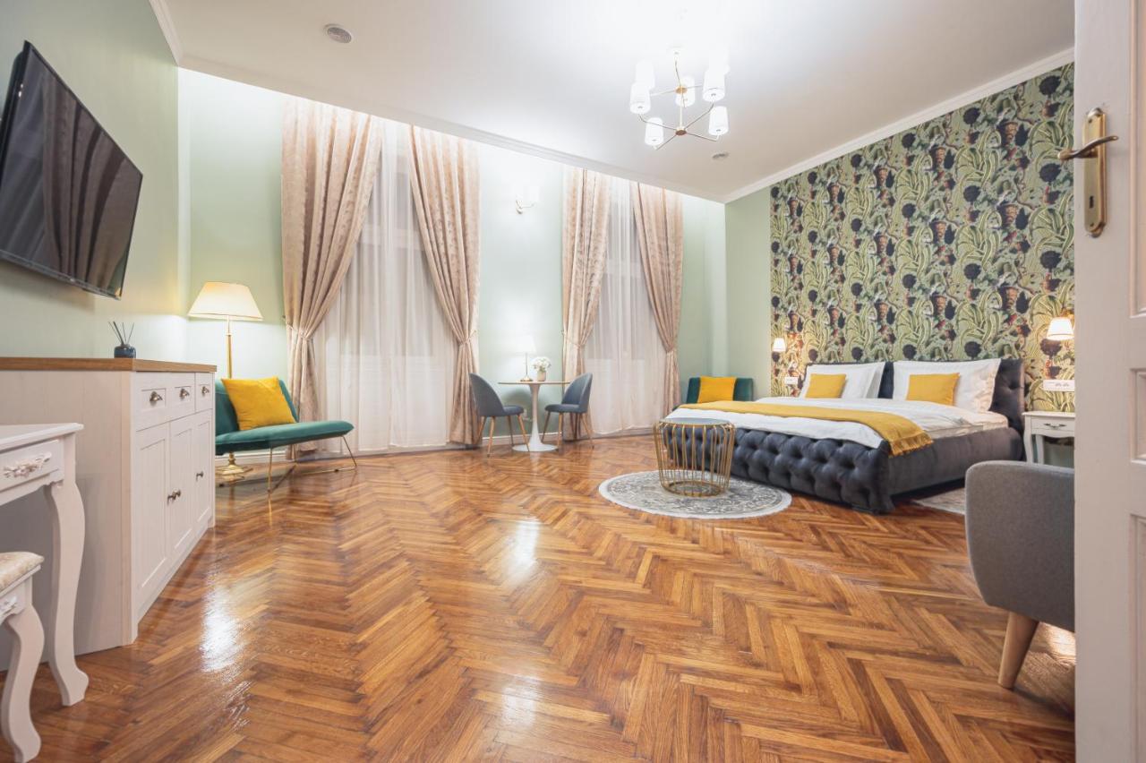 Central Park Rooms Oradea Exterior photo
