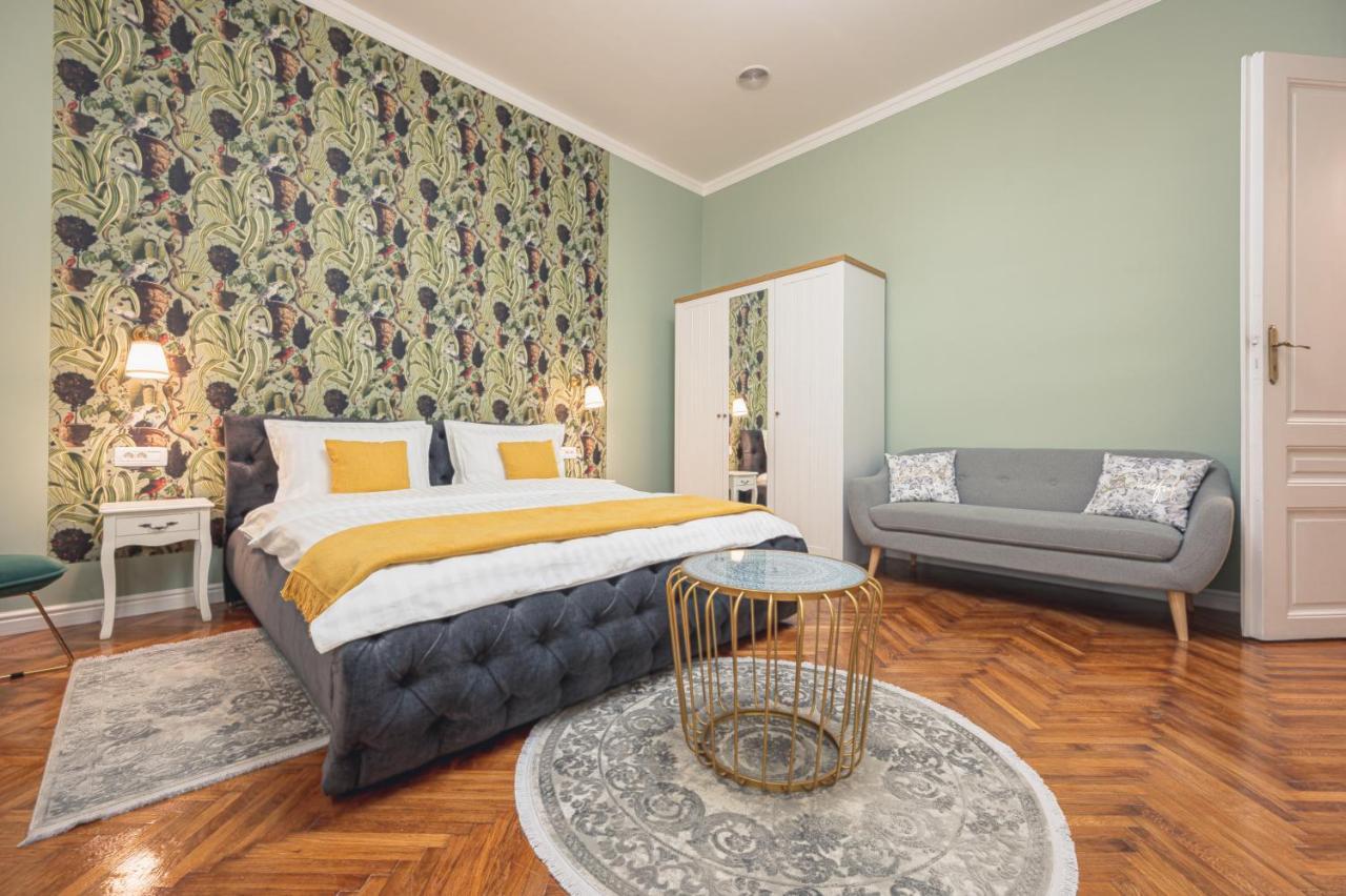 Central Park Rooms Oradea Exterior photo